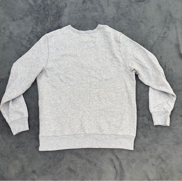 GAP hoodie gris con logo blanco – estilo casual