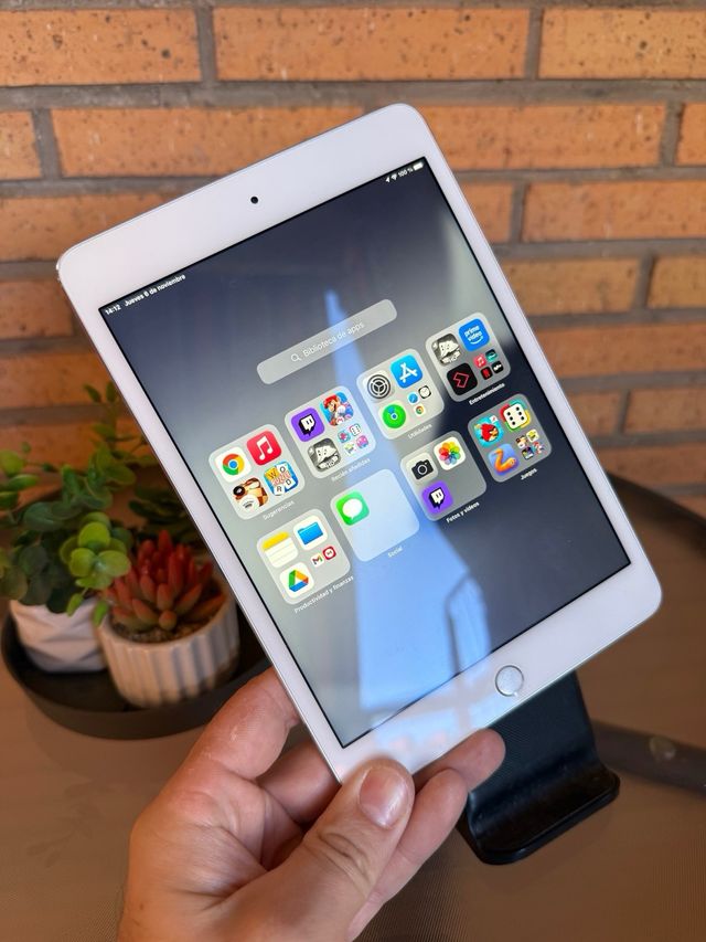 iPad Mini 4 Prata