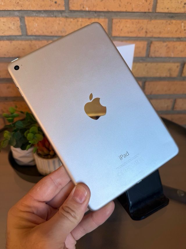 iPad Mini 4 Prata