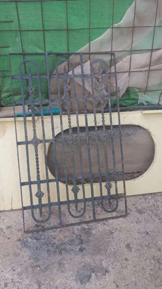 Reja de hierro forjado decorativa