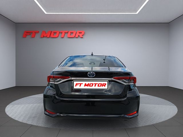 Toyota Corolla 1.8 125H ACTIVE TECH E-CVT SEDAN