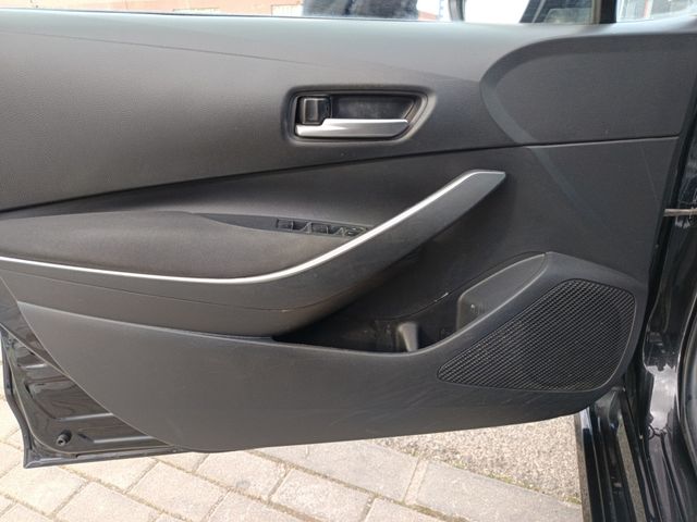 Toyota Corolla 1.8 125H ACTIVE TECH E-CVT SEDAN