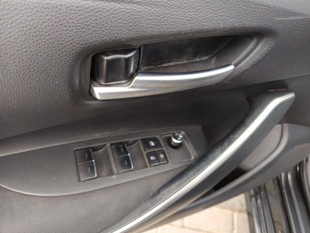 Toyota Corolla 1.8 125H ACTIVE TECH E-CVT SEDAN