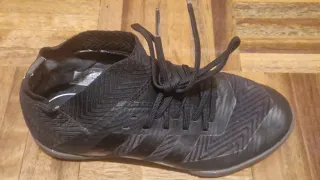 Botas de fútbol Adidas Negras. Talla 33