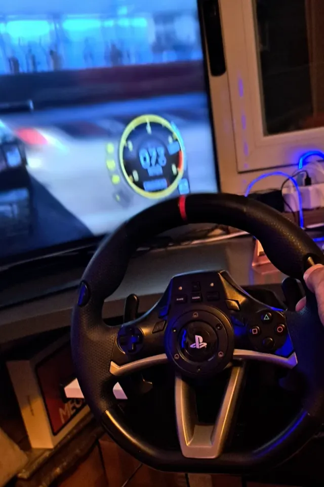 Gafas VR PS4 cumpleta + Volante y pedales Hori PS4