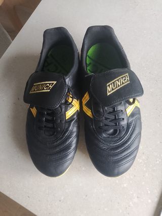 Botas de fútbol Munich multitaco