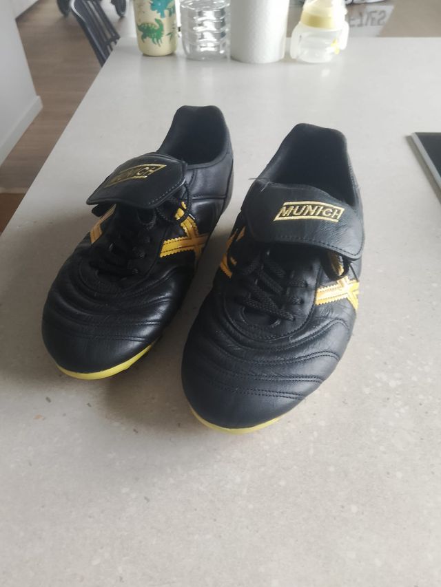 Botas de fútbol Munich multitaco