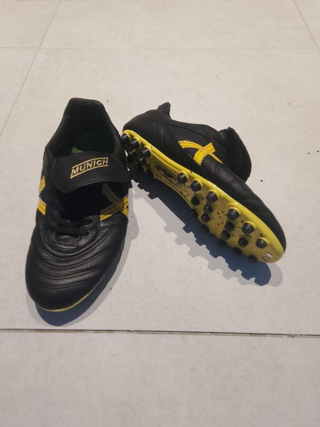 Botas de fútbol Munich multitaco