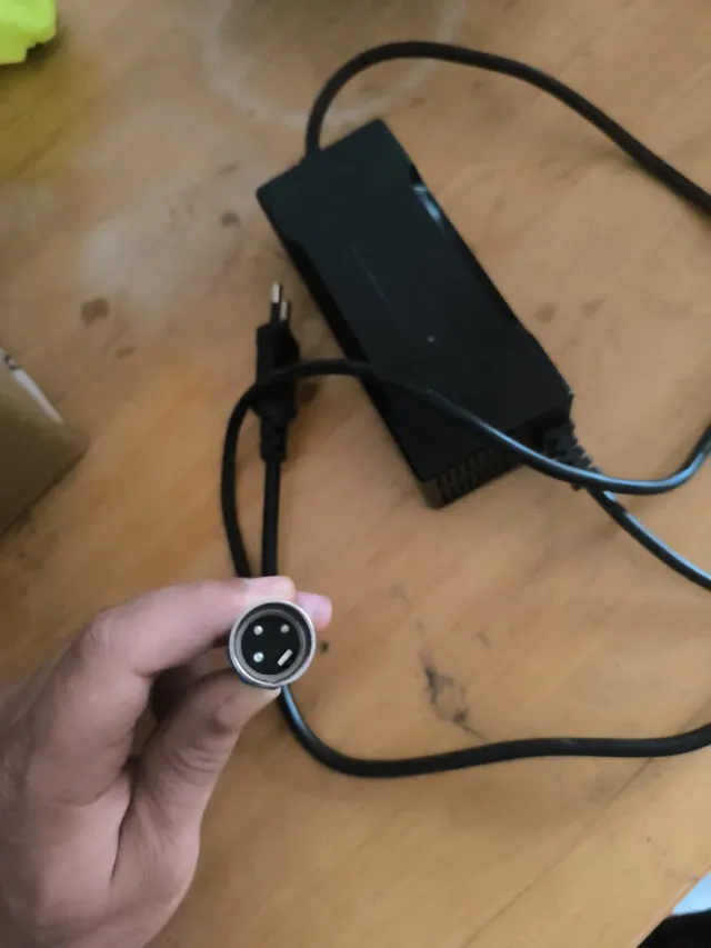 Caricabatterie per Bici Elettrica 48V