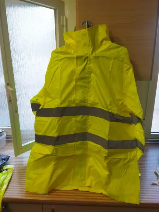 Chubasquero amarillo alta visibilidad
