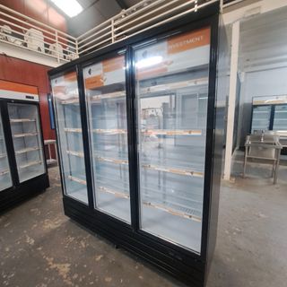 Nevera de Bebidas 3 puertas nueva con garantía