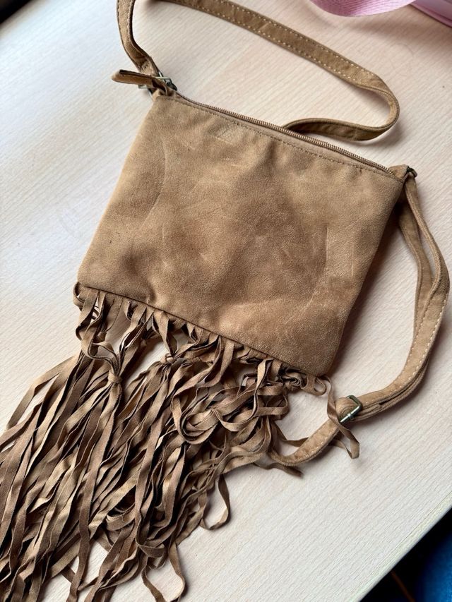 Bolso bandolera marrón con flecos
