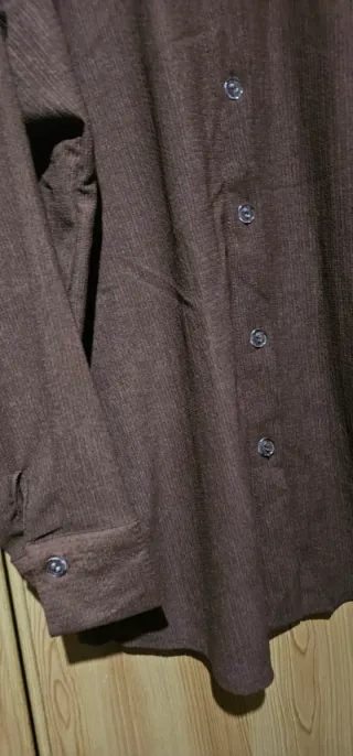 Camisa marrón de manga larga