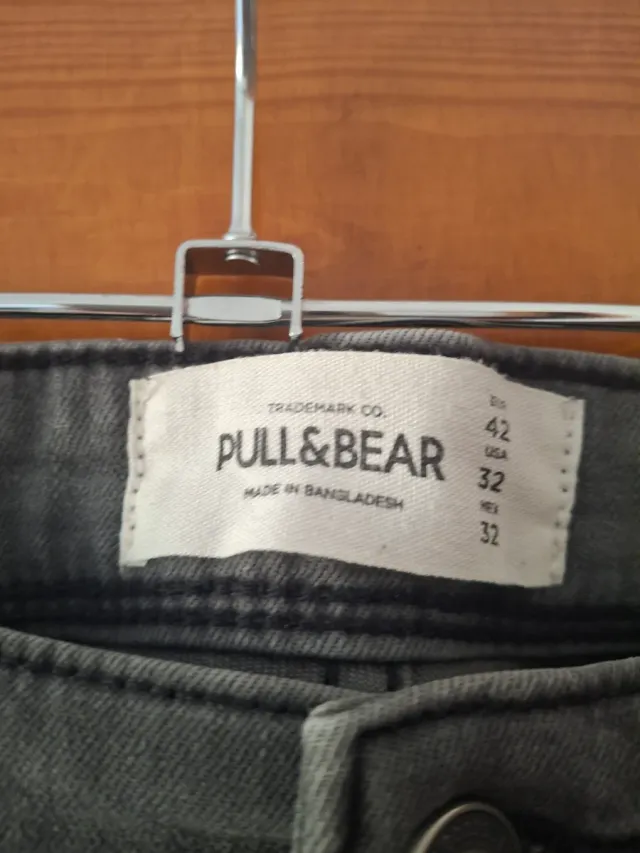 Pantalones Pull&Bear grises