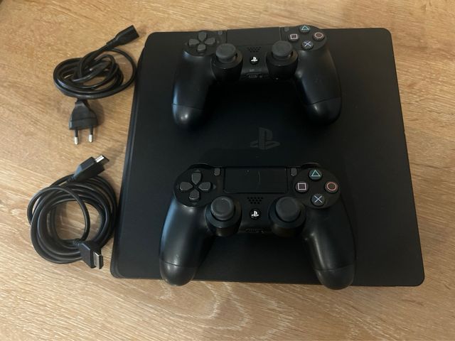 PS4 (PlayStation 4) Negra + 2 Mandos