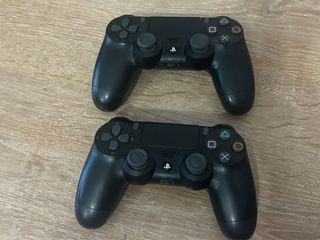 PS4 (PlayStation 4) Negra + 2 Mandos