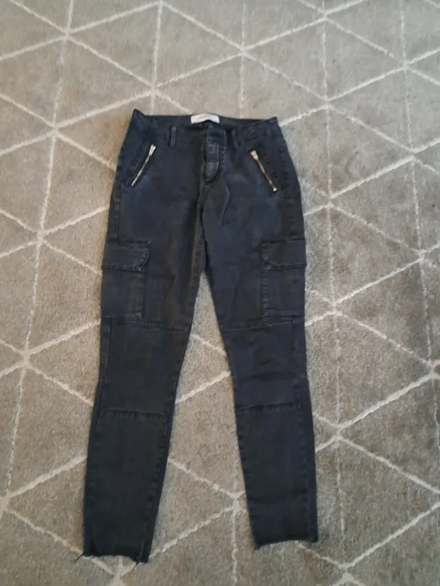 Pantalón cargo Zara negro T36