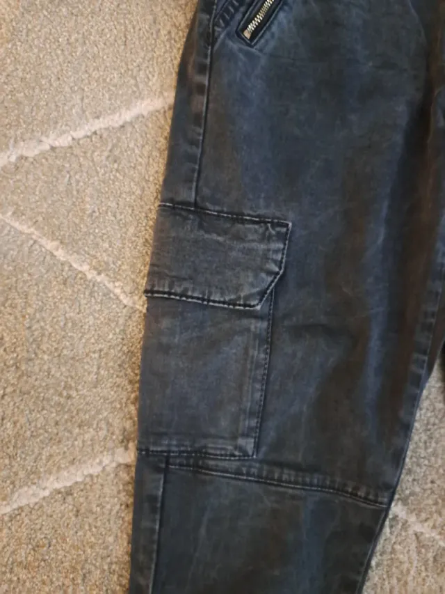 Pantalón cargo Zara negro T36