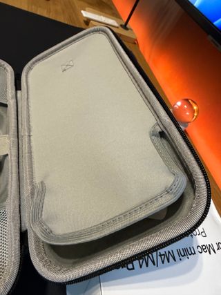 custodia da viaggio mac mini m4 e mouse + base