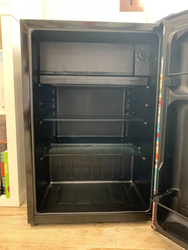 Nevera NUEVA CON GARANTÍA!