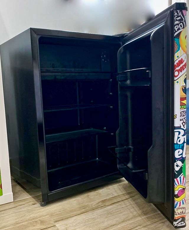 Nevera NUEVA CON GARANTÍA!