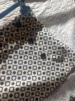 Falda estampada flores blanca y negra