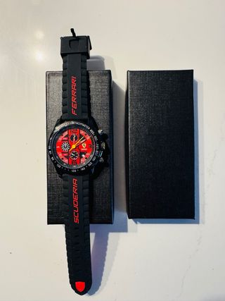 Reloj Ferrari Scuderia Negro y Rojo