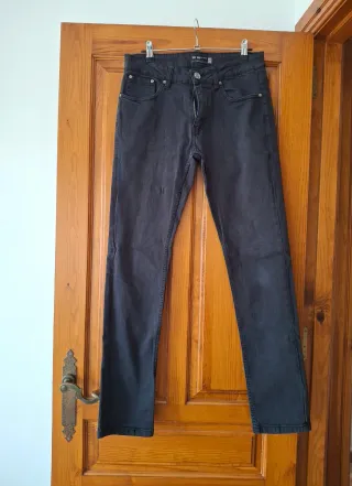 Pantalones negros vaqueros