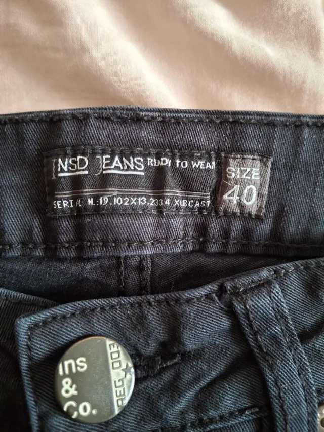 Pantalones negros vaqueros