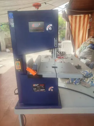 Sierra de cinta nueva sin estrenar con accesorios