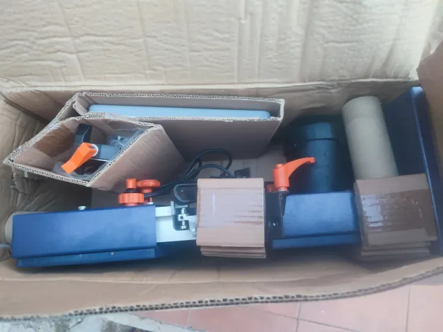 Sierra de cinta nueva sin estrenar con accesorios