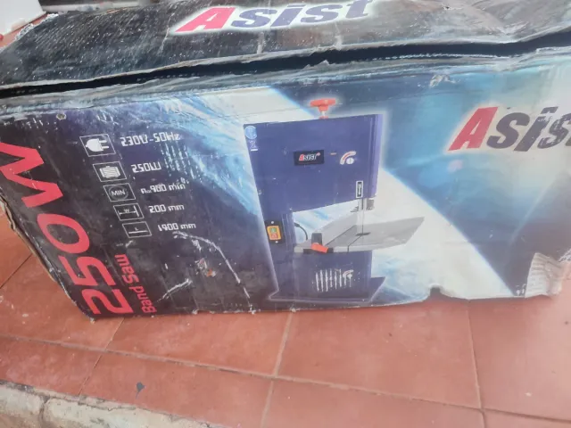 Sierra de cinta nueva sin estrenar con accesorios