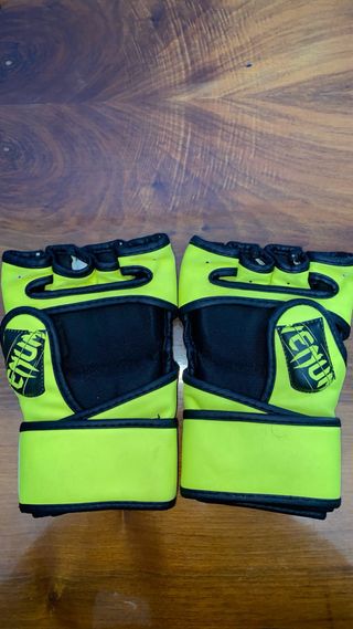 Guantes MMA Venum Negro y Amarillo
