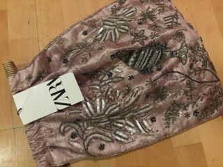 Bolso mano abalorios Zara