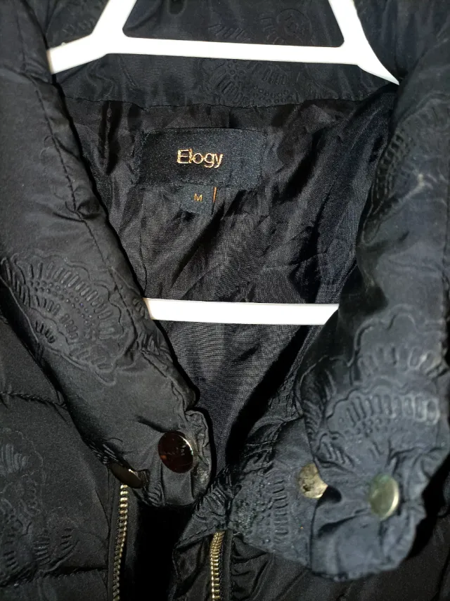 Abrigo acolchado negro talla M