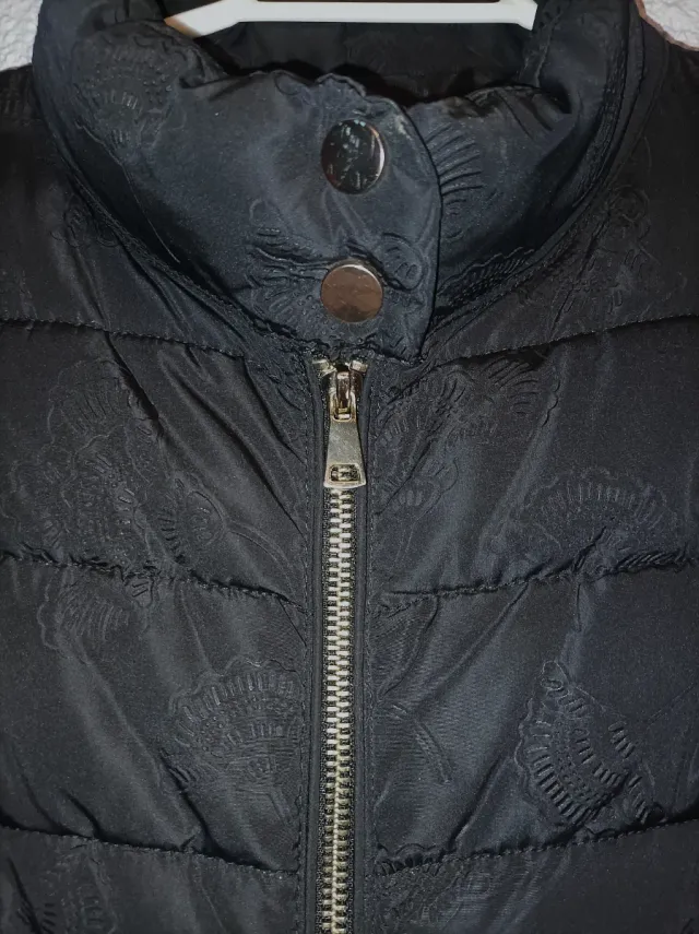 Abrigo acolchado negro talla M