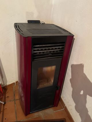 Estufa Pellet First 10 kW Burdeos