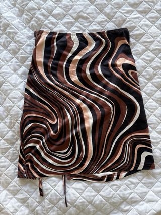 Falda mini marrón con fruncido