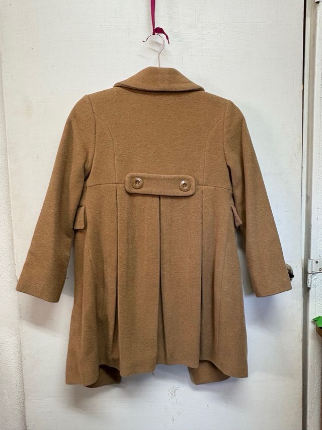 Abrigo marrón de niña con forro estampado