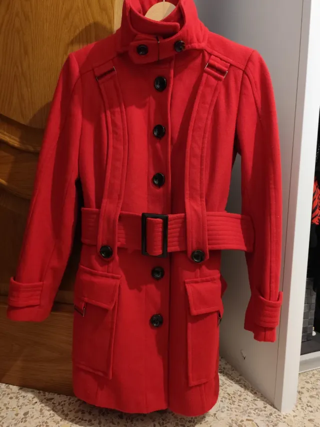 Abrigo Zara Rojo TS
