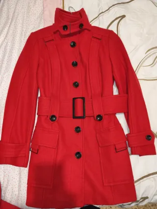 Abrigo Zara Rojo TS
