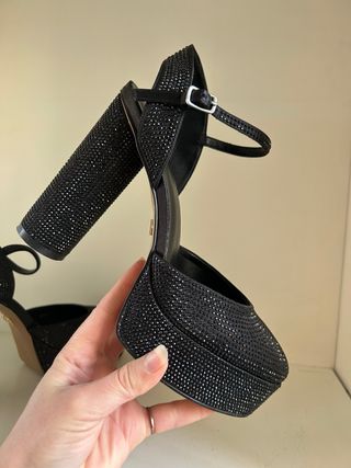 Scarpe con tacco e strass