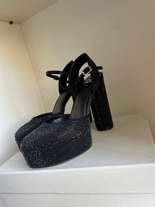 Scarpe con tacco e strass