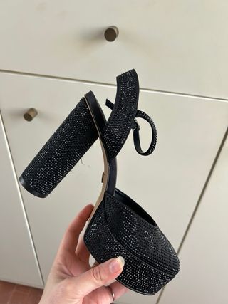 Scarpe con tacco e strass