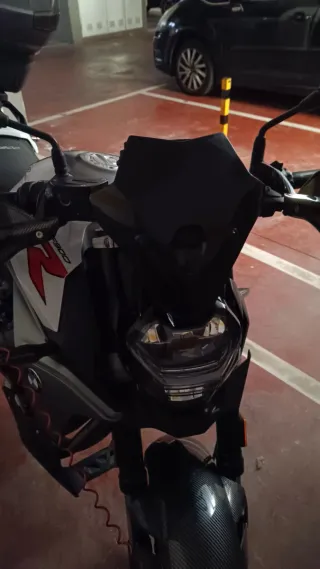 Cúpula BMW F900R Negra Brillante