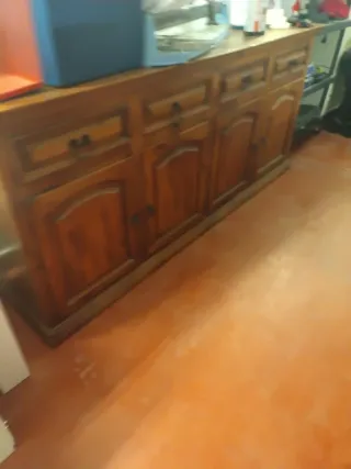 Credenza in legno massello