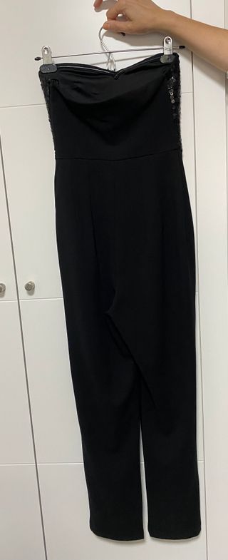 Mono negro lentejuelas pecho