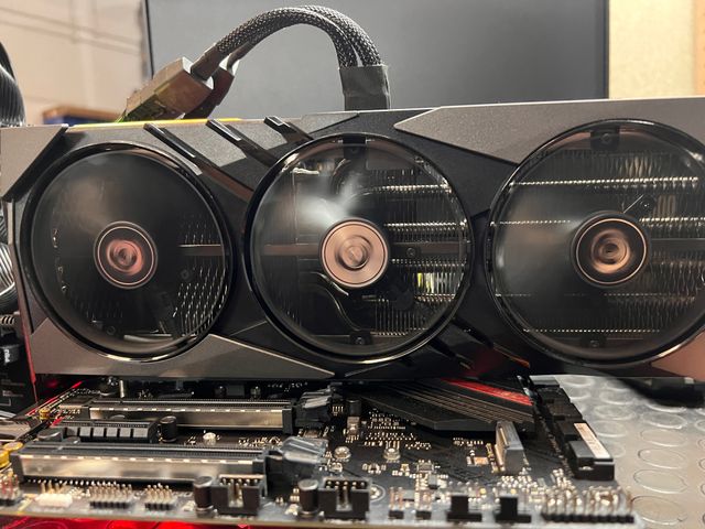 MSI RTX 4070 Ti 12GB GDDR6X - Triple Ventilador 