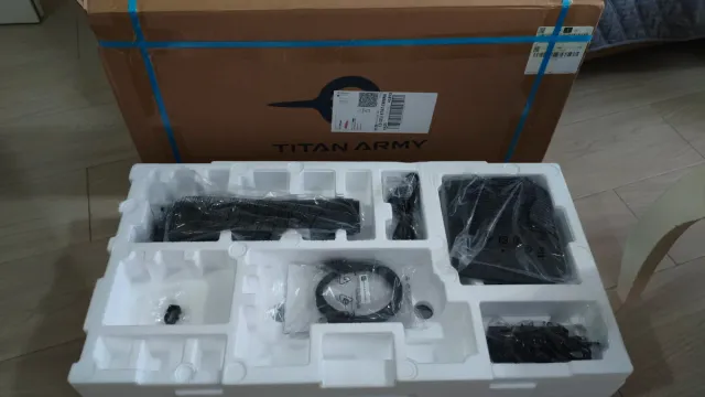 Monitor Gaming Titan Army 27 320Hz RGB nuevo