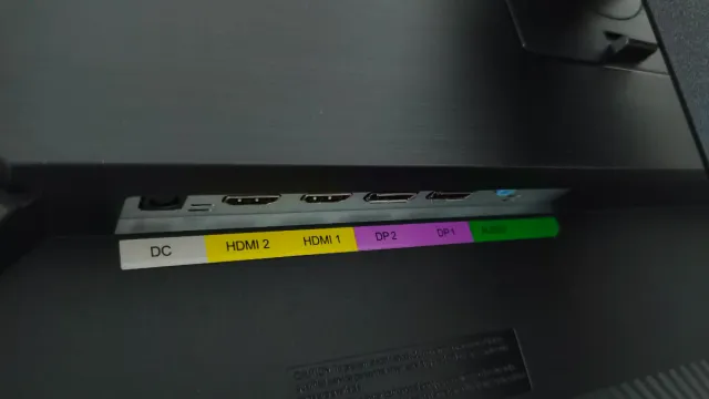 Monitor Gaming Titan Army 27 320Hz RGB nuevo